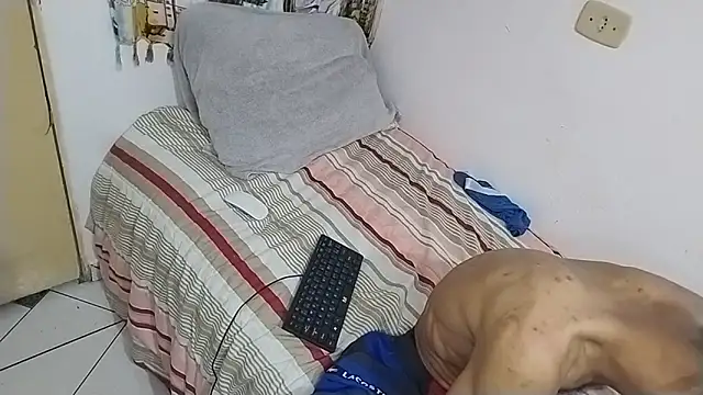 UncutToyBoy23cm online show from 03.22.25