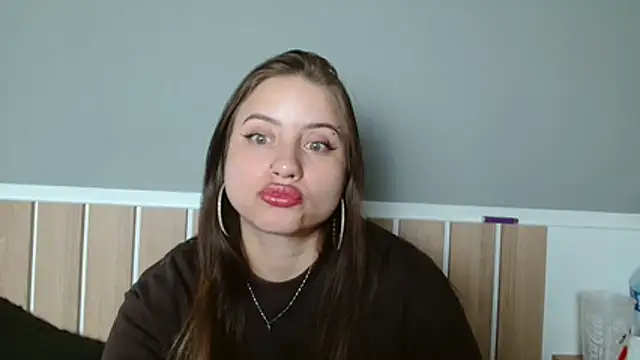 Snapshot of 520_Loirex_741 chatting on 12.21.25 520 Loirex 741 online show from 12.21.25