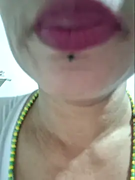 gatadeojosclaros online show from 04.06.26