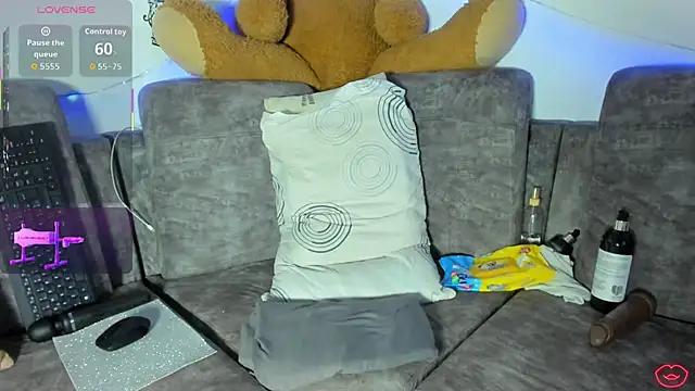 BrianaHazel online show from 11.18.25