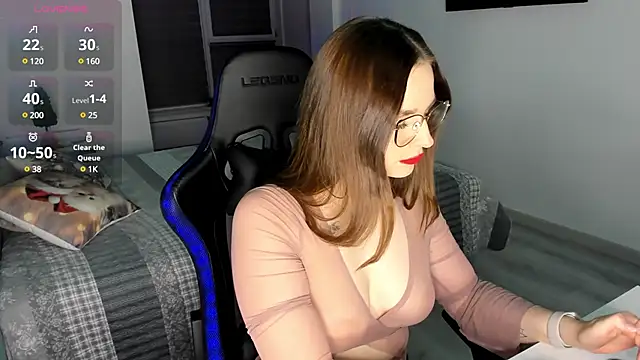 Snapshot of MCfly_11 chatting on 02.07.25 MCfly 11 online show from 02.07.25