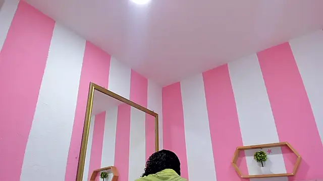 Snapshot of ISABELLA_020 chatting on 09.24.25 ISABELLA 020 online show from 09.24.25