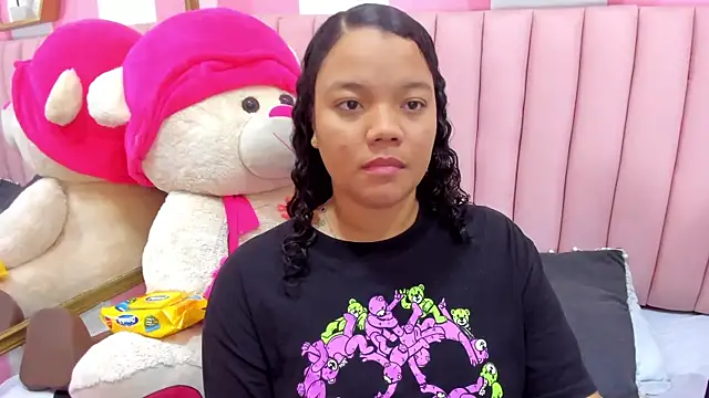 Snapshot of ISABELLA_020 chatting on 10.18.25 ISABELLA 020 online show from 10.18.25