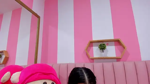 Snapshot of ISABELLA_020 chatting on 10.22.25 ISABELLA 020 online show from 10.22.25