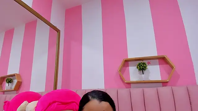 Snapshot of ISABELLA_020 chatting on 10.28.25 ISABELLA 020 online show from 10.28.25