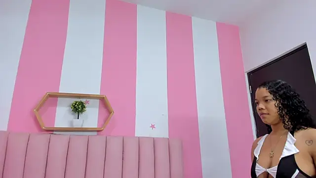 Snapshot of ISABELLA_020 chatting on 02.18.26 ISABELLA 020 online show from 02.18.26