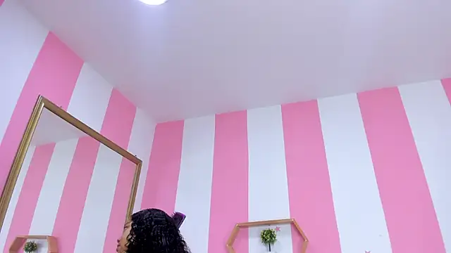 Snapshot of ISABELLA_020 chatting on 02.21.26 ISABELLA 020 online show from 02.21.26