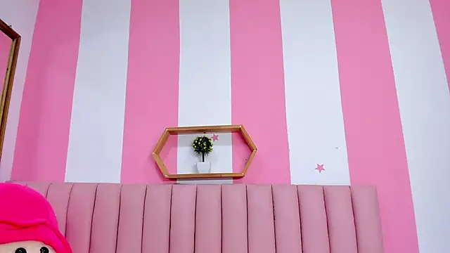 ISABELLA 020 online show from 04.15.26