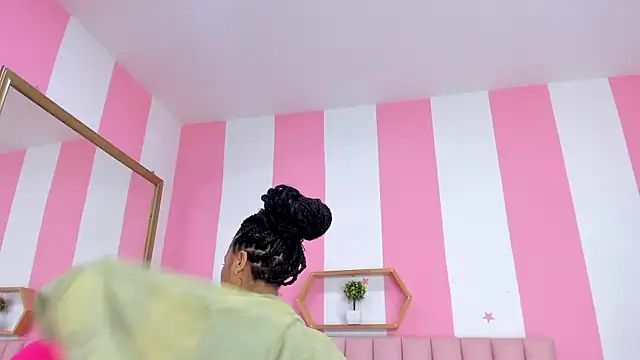 ISABELLA 020 online show from 05.28.26