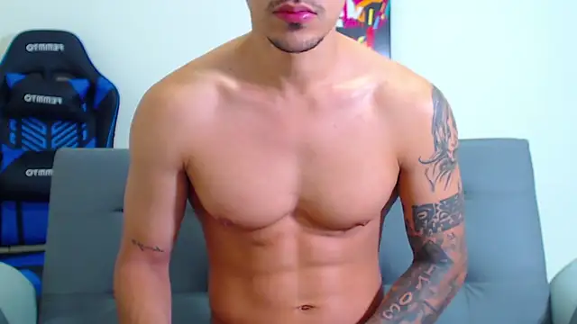 Snapshot of Tristan-bm chatting on 01.20.25 Tristan-bm online show from 01.20.25