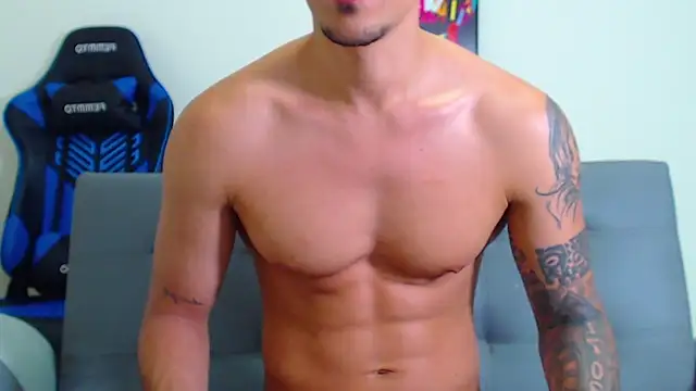 Snapshot of Tristan-bm chatting on 01.22.25 Tristan-bm online show from 01.22.25