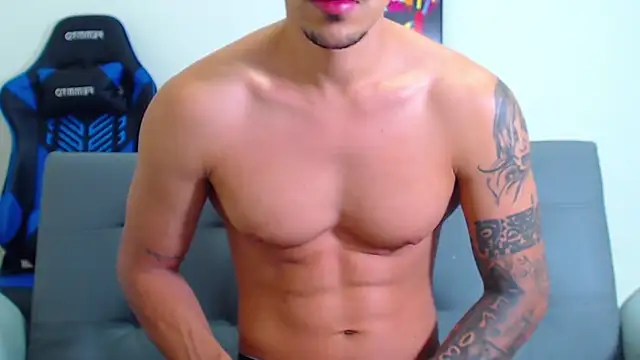 Snapshot of Tristan-bm chatting on 01.23.25 Tristan-bm online show from 01.23.25