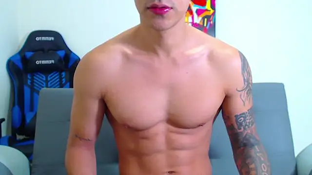 Snapshot of Tristan-bm chatting on 01.25.25 Tristan-bm online show from 01.25.25