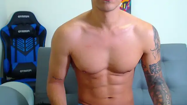 Snapshot of Tristan-bm chatting on 01.26.25 Tristan-bm online show from 01.26.25