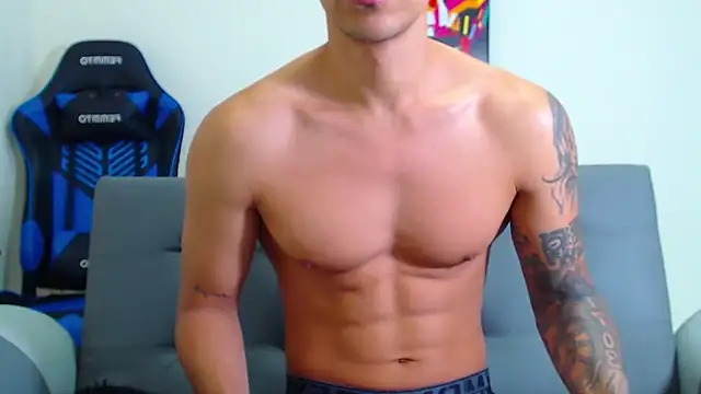 Snapshot of Tristan-bm chatting on 01.28.25 Tristan-bm online show from 01.28.25