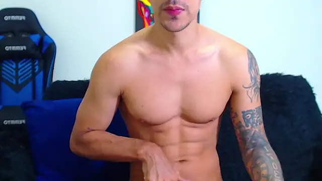 Snapshot of Tristan-bm chatting on 02.05.25 Tristan-bm online show from 02.05.25