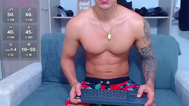 Snapshot of Tristan-bm chatting on 10.15.25 Tristan-bm online show from 10.15.25