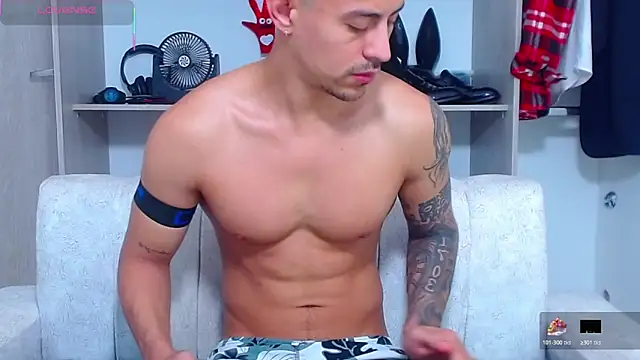 Snapshot of Tristan-bm chatting on 11.06.25 Tristan-bm online show from 11.06.25