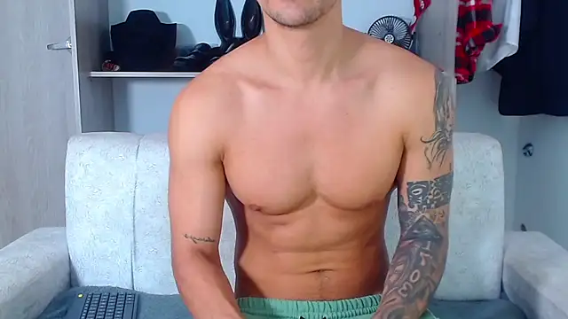 Snapshot of Tristan-bm chatting on 11.15.25 Tristan-bm online show from 11.15.25