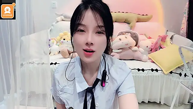 AKiKi711 online show from 09.12.25