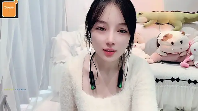 AKiKi711 online show from 10.19.25