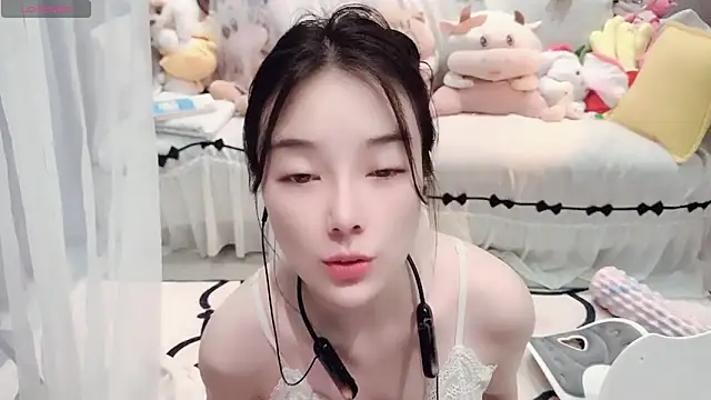AKiKi711 online show from 05.13.26