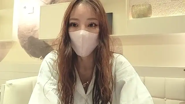 Snapshot of Ema_japanese chatting on 11.21.25 Ema japanese online show from 11.21.25