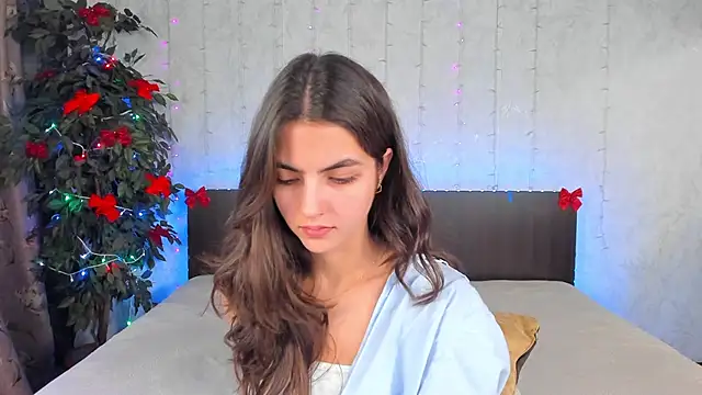 Snapshot of Milana_Crystal_ chatting on 12.27.24 Milana Crystal online show from 12.27.24