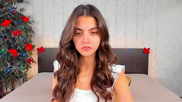 Snapshot of Milana_Crystal_ chatting on 01.15.25 Milana Crystal online show from 01.15.25