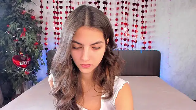 Snapshot of Milana_Crystal_ chatting on 02.14.25 Milana Crystal online show from 02.14.25