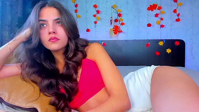 Snapshot of Milana_Crystal_ chatting on 10.29.25 Milana Crystal online show from 10.29.25