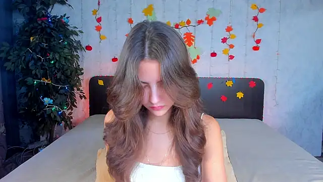 Snapshot of Milana_Crystal_ chatting on 11.13.25 Milana Crystal online show from 11.13.25