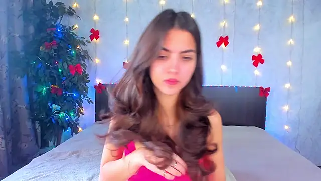 Snapshot of Milana_Crystal_ chatting on 12.05.25 Milana Crystal online show from 12.05.25