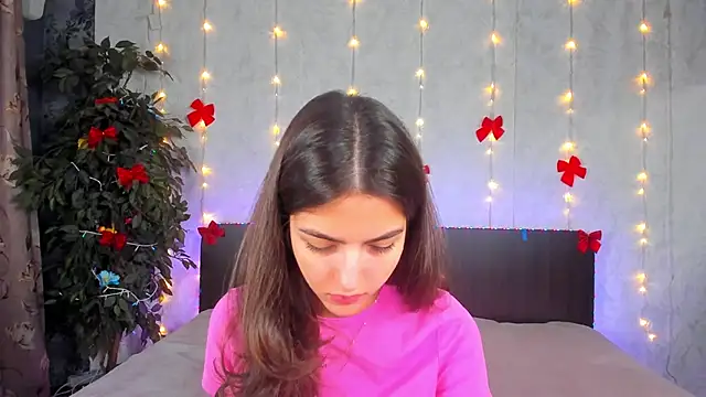 Milana Crystal  online show from 12.16.25