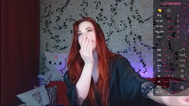 Snapshot of Sidney_blush chatting on 12.08.24 Sidney blush online show from 12.08.24