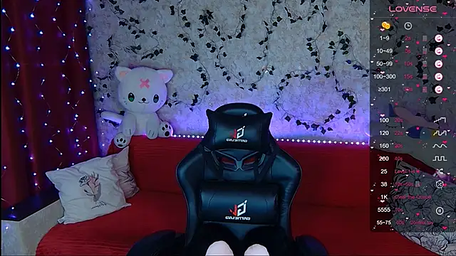 Snapshot of Sidney_blush chatting on 12.28.24 Sidney blush online show from 12.28.24