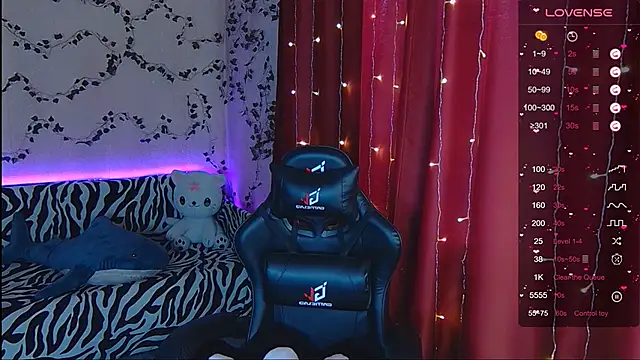 Snapshot of Sidney_blush chatting on 02.07.25 Sidney blush online show from 02.07.25