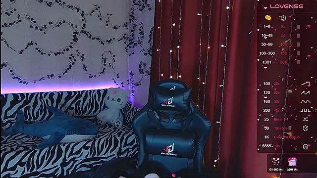 Snapshot of Sidney_blush chatting on 02.25.25 Sidney blush online show from 02.25.25