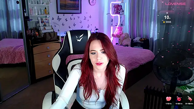 Snapshot of Sidney_blush chatting on 09.18.25 Sidney blush online show from 09.18.25