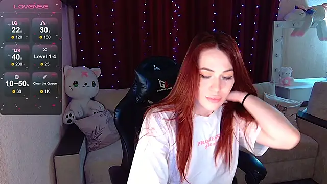 Snapshot of Sidney_blush chatting on 12.15.25 Sidney blush online show from 12.15.25