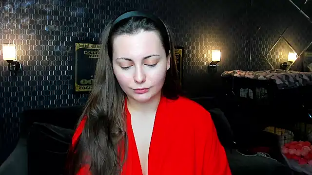 Snapshot of _extraterrestrial_ chatting on 10.14.25  extraterrestrial  online show from 10.14.25