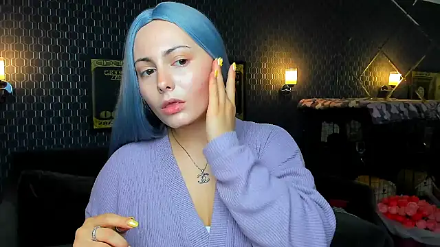 Snapshot of _extraterrestrial_ chatting on 10.16.25  extraterrestrial  online show from 10.16.25