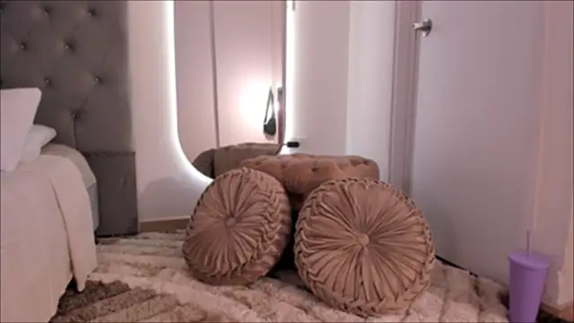 Snapshot of Lexie-red chatting on 02.03.25 Lexie-red online show from 02.03.25