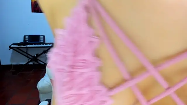 Snapshot of jessi_and_boy chatting on 11.22.25 jessi and boy online show from 11.22.25