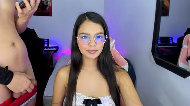 Snapshot of jessi_and_boy chatting on 11.23.25 jessi and boy online show from 11.23.25