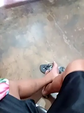 Snapshot of rau_4455 chatting on 12.18.25 rau 4455 online show from 12.18.25