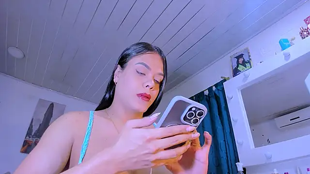 Snapshot of LatinVenuz chatting on 02.21.26 LatinVenuz online show from 02.21.26