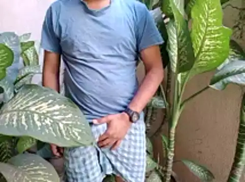 Snapshot of Vickyy_001 chatting on 12.14.25 Vickyy 001 online show from 12.14.25