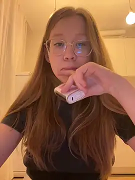 Eva Weyne online show from 12.05.24