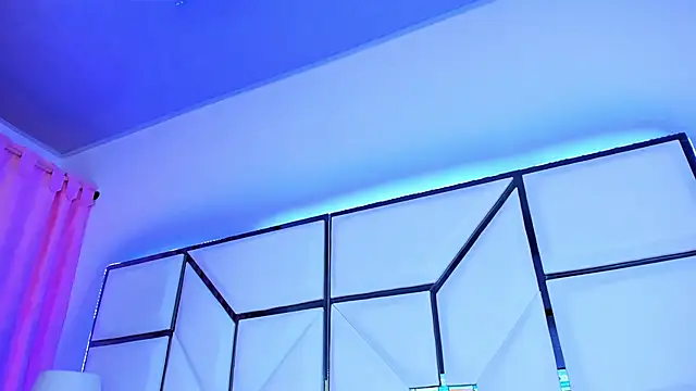 Snapshot of SarayRoyse chatting on 01.27.25 SarayRoyse online show from 01.27.25